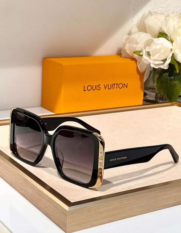 LV Moon Square Sunglasses Louis Vuitton | Chicly Hub