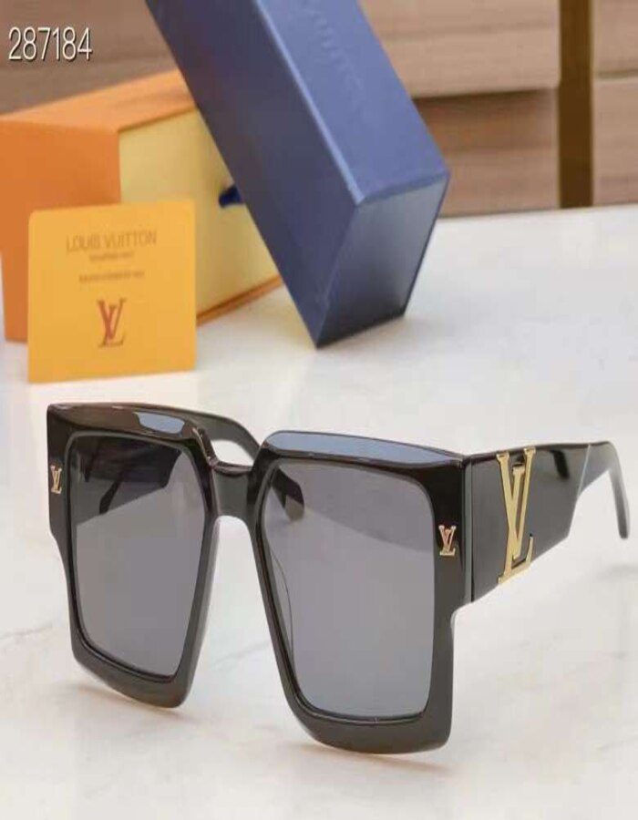 LOUIS VUITTON LV Clash Mask Sunglasses | Chicly Hub