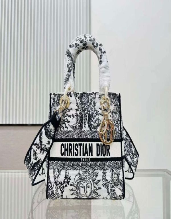 Christian Dior Paris Medium Lady D-Lite Bag | Chicly Hub