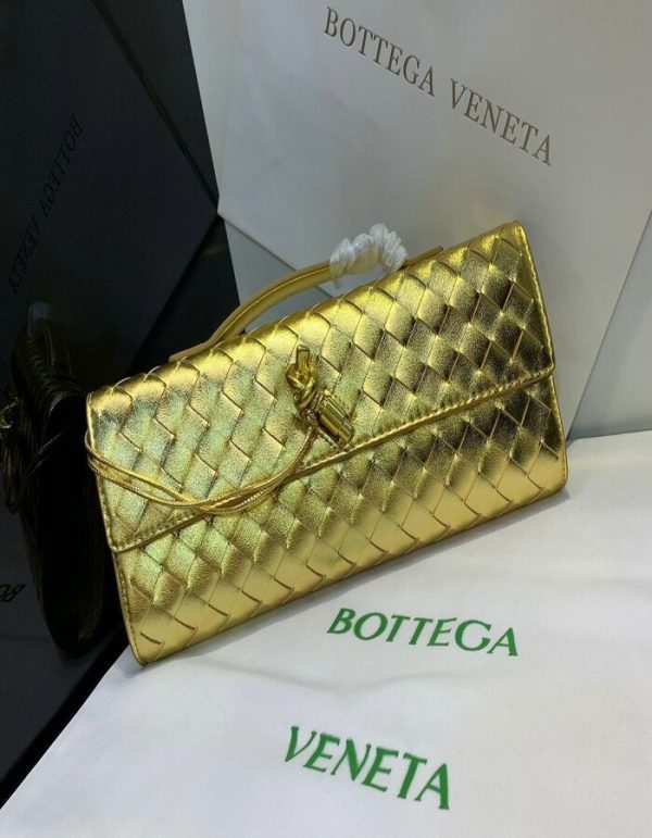 Bottega Veneta Andiamo Clutch Bag | Chicly Hub