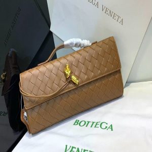 Bottega Veneta Andiamo Clutch Bag | Chicly Hub