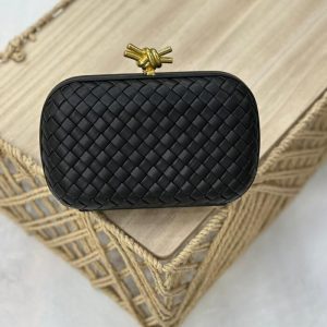 BOTTEGA VENETA Ayers-Trimmed Intrecciato Knot Clutch | Chicly Hub