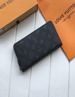 LOUIS VUITTON Zippy Wallet | Chicly Hub