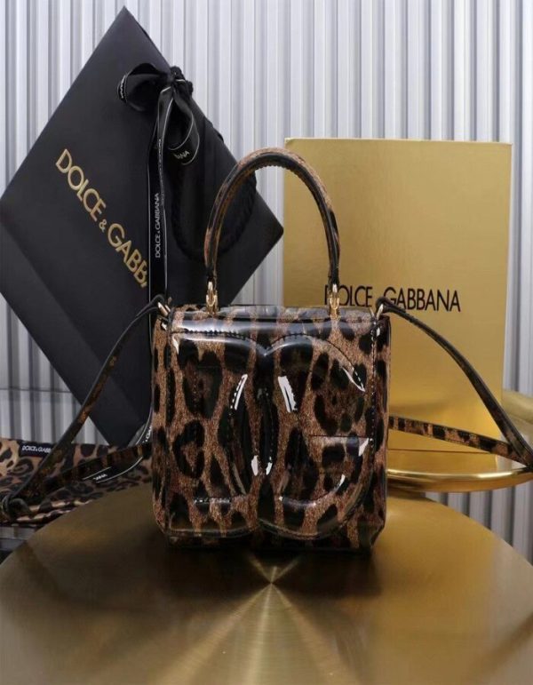 DOLCE & GABBANA DG Logo Crossbody Bag | Chicly Hub