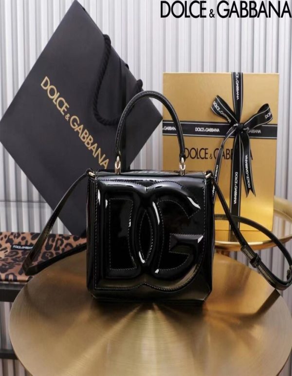 DOLCE & GABBANA DG Logo Crossbody Bag | Chicly Hub