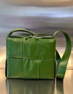 BOTTEGA VENETA Green Medium Arco Camera Bag | Chicly Hub