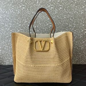 MEDIUM SHOPPING BAG IN SYNTHETIC RAFFIA | Chicly Hub